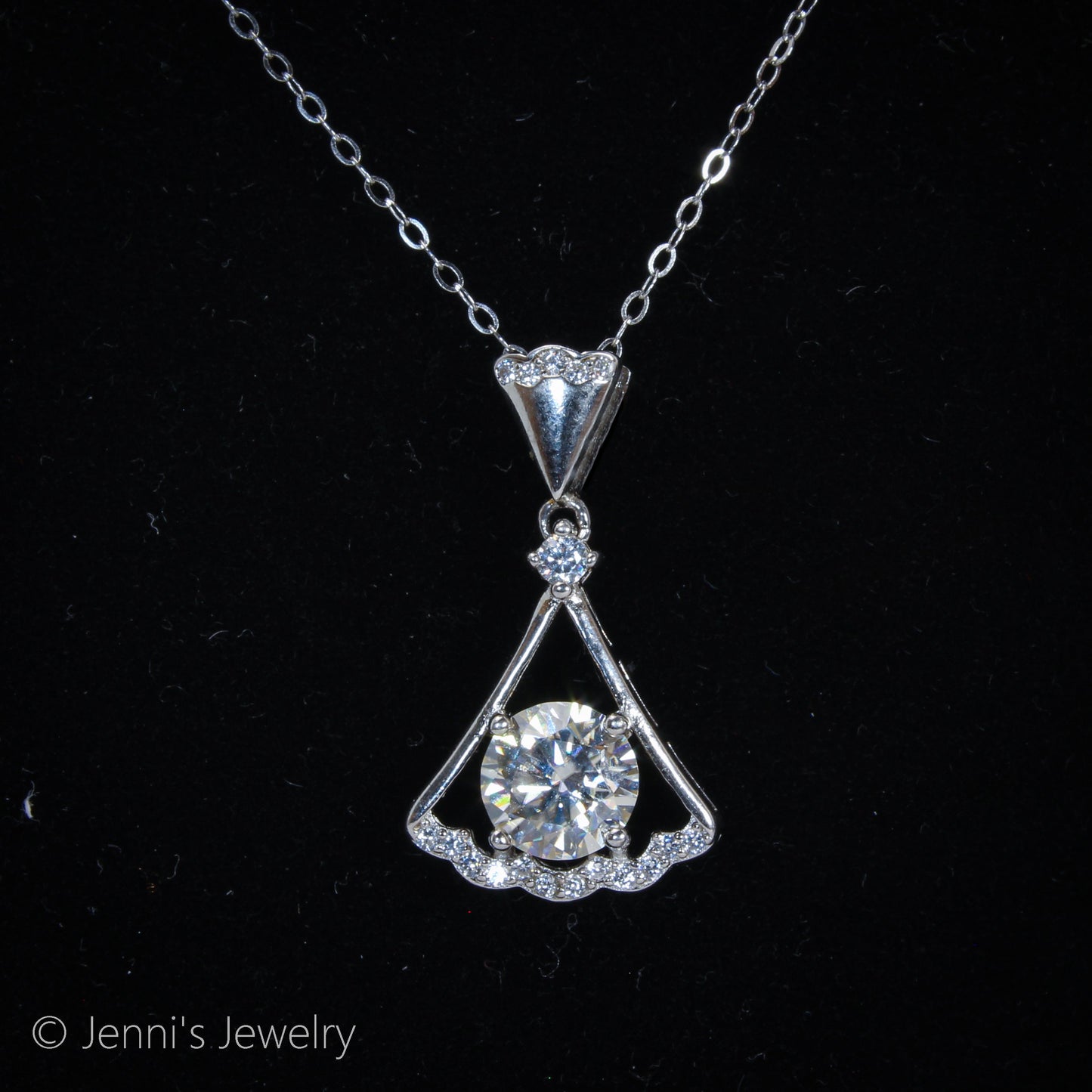 [GSJ-D105] Silver 925 0.5 CT Dress Shape Moissanite Necklace