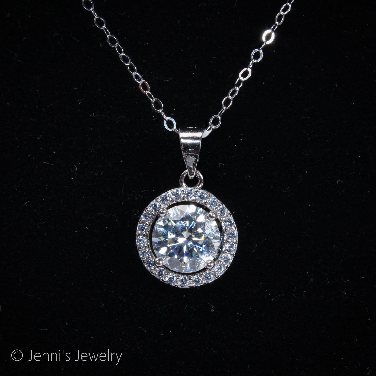 [GSJ-D108] Silver 925 0.5 CT Halo Moissanite Necklace