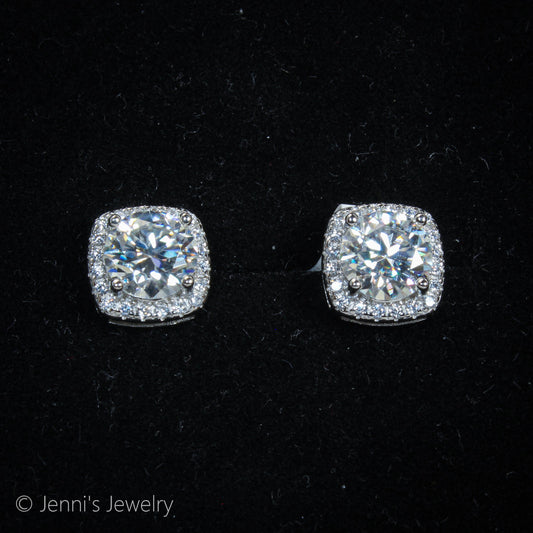 [GSJ-E101] Silver 925 2 CT Cushion Setting Moissanite Earstuds