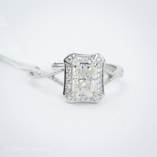 [GSJ-J49] Silver 925 Moissanite Halo Radiant Cut Ring