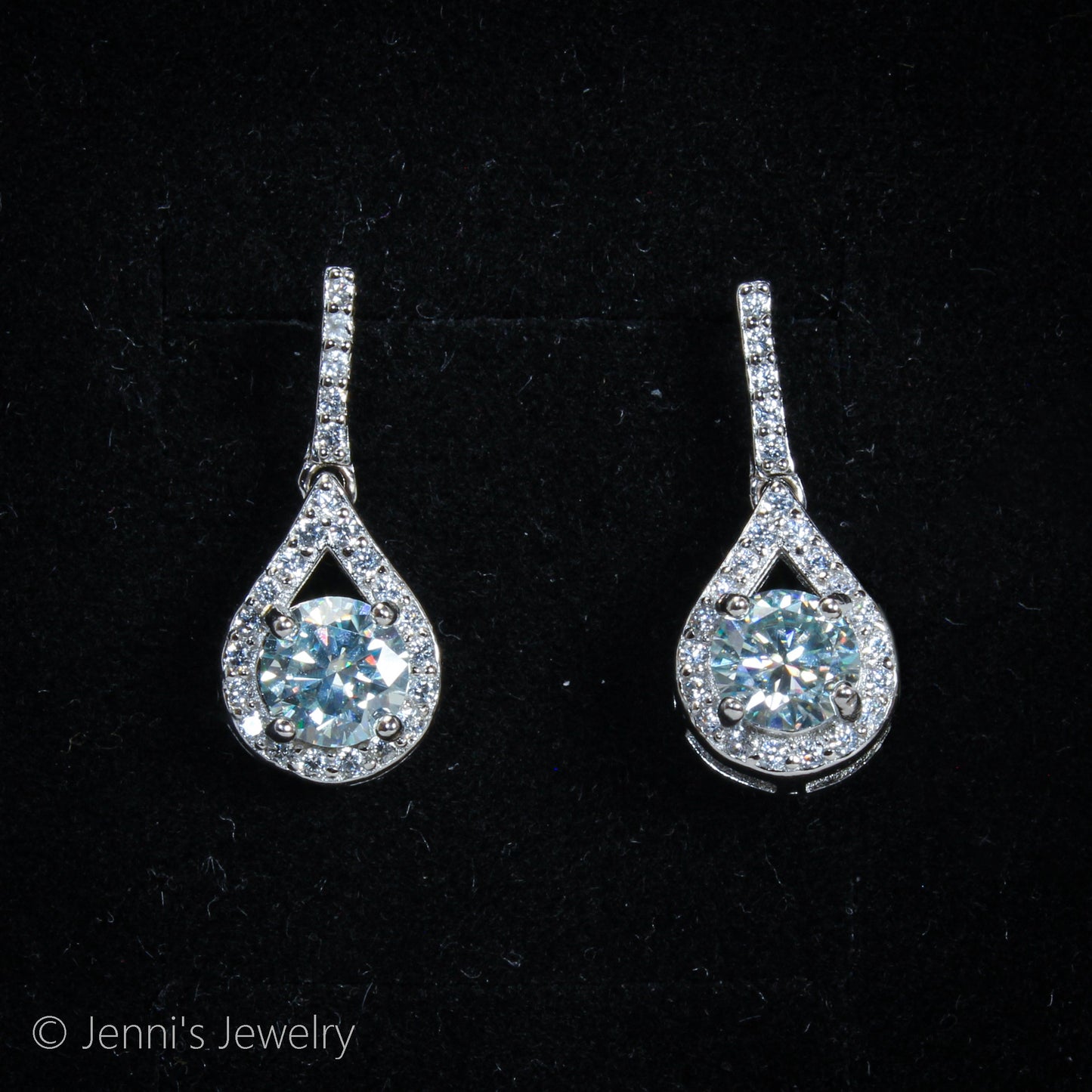 [YY-E0017] Silver 925 1 CT Dangling Teardrop Shape Moissanite Earrings